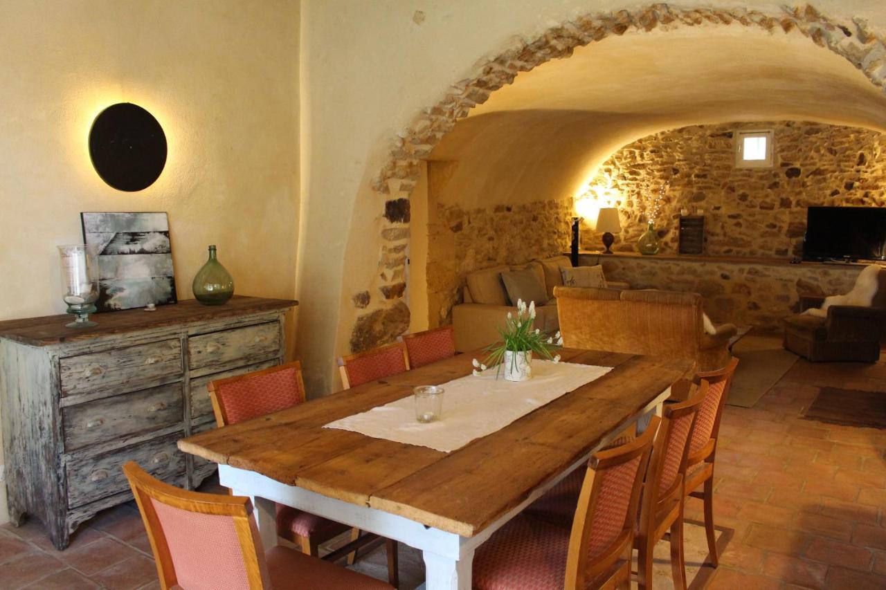 Mas Les Romarins, 10 Min D'Uzes, Piscine Et Grand Jardin Clos, Jeux, Nid De Repos Et Base Pour Activites Dans Le Gard (Adults Only) ภายนอก รูปภาพ