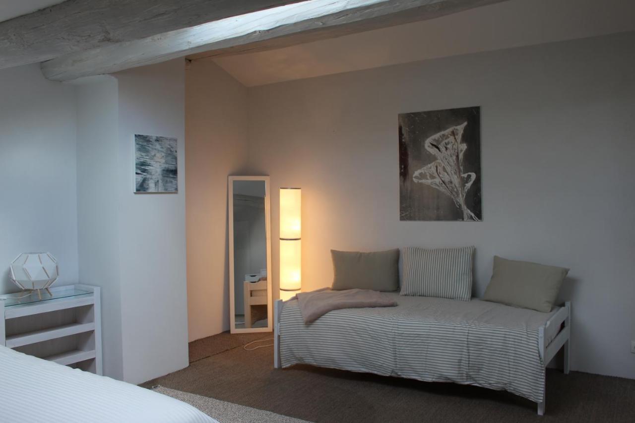 Mas Les Romarins, 10 Min D'Uzes, Piscine Et Grand Jardin Clos, Jeux, Nid De Repos Et Base Pour Activites Dans Le Gard (Adults Only) ภายนอก รูปภาพ